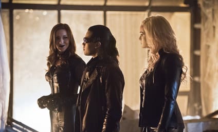 The Flash Photo Preview: Back in Black Siren!