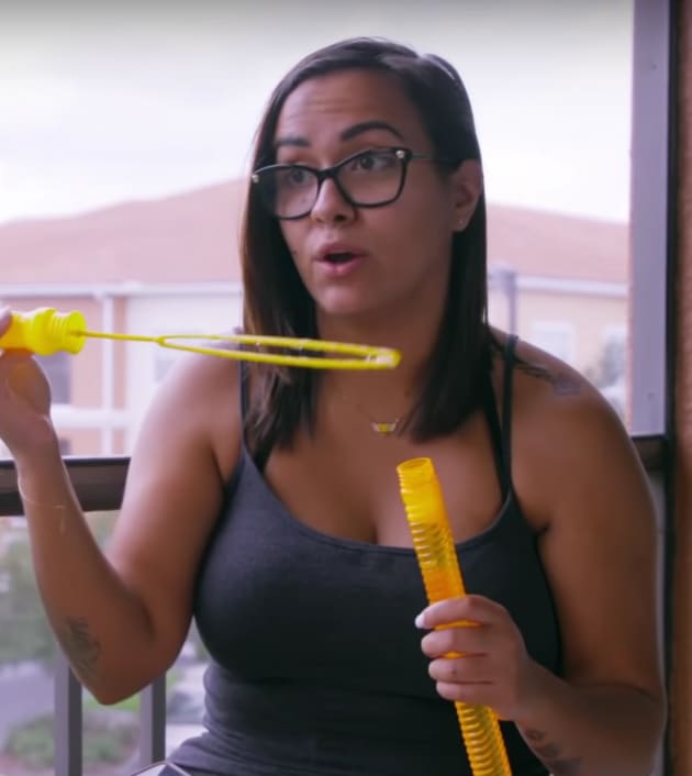 Briana Blows Bubbles - Teen Mom 2