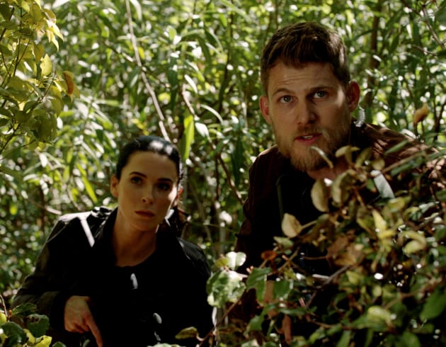 On the Ground - The Last Ship Season 4 Episode 8