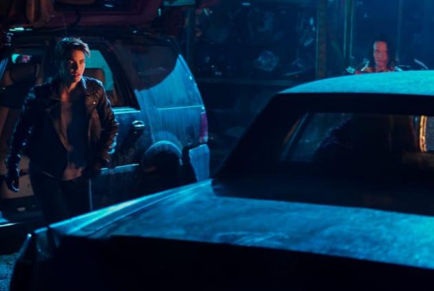In the Junkyard - Batwoman Season 1 Episode 11