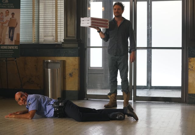 Your Pizzas Have Arrived - Lethal Weapon Season 1 Episode 1