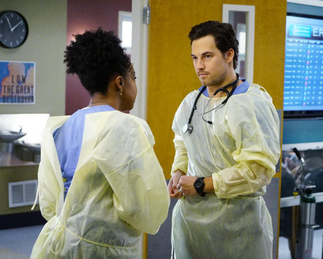 Taking The Lead - Grey's Anatomy Season 13 Episode 17