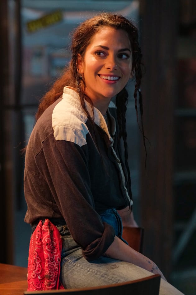 A Smile From Max - Stumptown Season 1 Episode 12