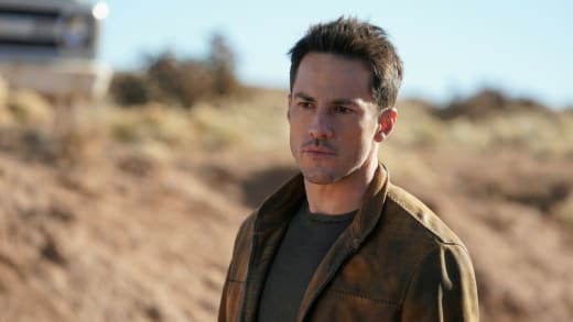 Kyle Works - Roswell, New Mexico Season 4 Episode 10