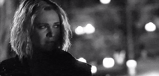 Clarke and Bellamy Face Off - The 100 Season 5 Episode 9
