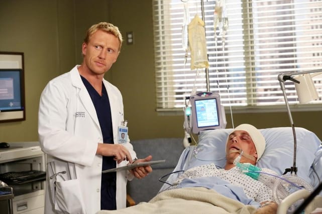 Owen with a Patient - Grey's Anatomy Season 11 Episode 8