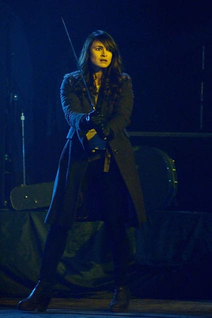 Warrior Nora Martinez - The Strain Season 1 Episode 13