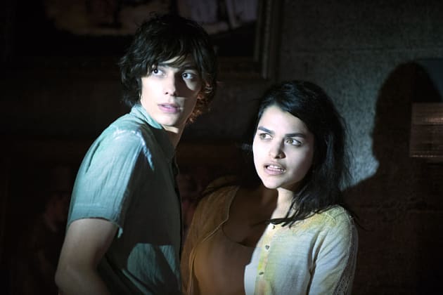 What's that? - The 100 Season 2 Episode 9