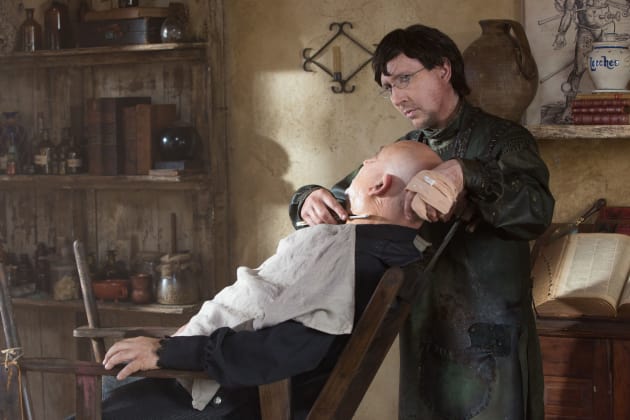 Thomas Dinley Busy At Work - Salem Season 3 Episode 5