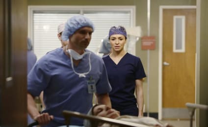 Grey's Anatomy Photo Preview: The Pressure is On...