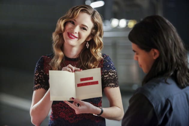 Hallmark Holiday - The Flash Season 3 Episode 14