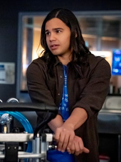 Cisco - The Flash Season 6 Episode 18