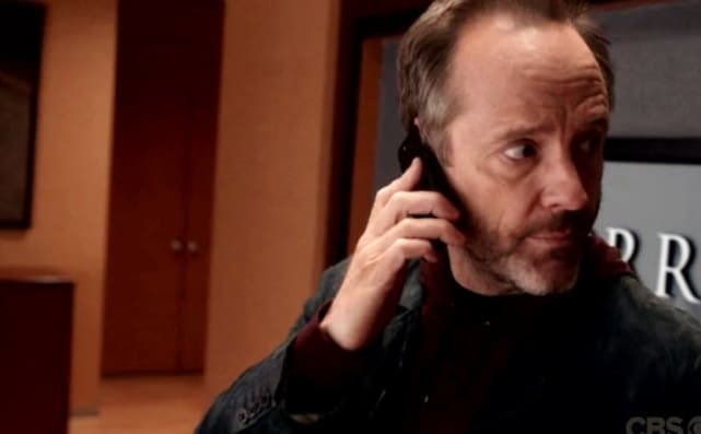 Neil Gross (John Benjamin Hickey)