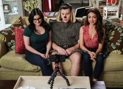 Watch modern family season 2 sales
