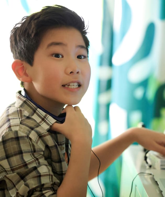 Remote Learning - Tall - A Million Little Things Season 3 Episode 8