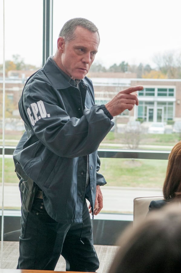 Voight on the Warpath - Chicago PD Season 3 Episode 10