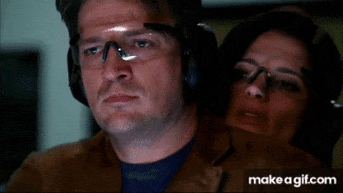 Beckett teaches Castle how to shoot - Castle