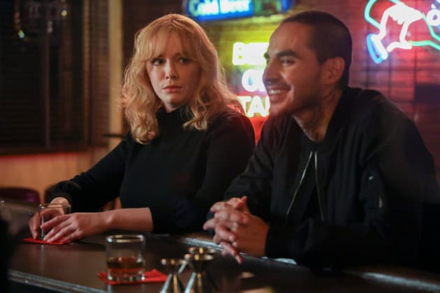 Chatting Over Drinks - Good Girls Season 4 Episode 4