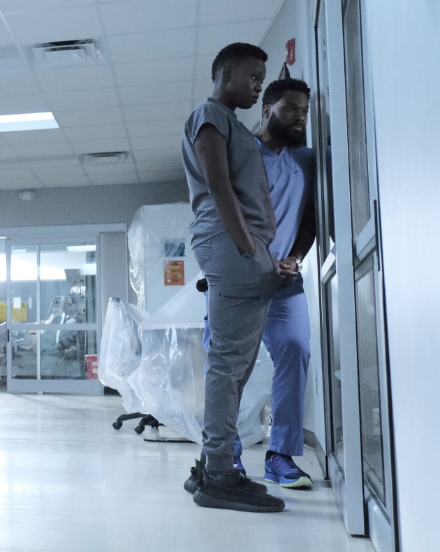 The Resident Season 4 Episode 5 Review Home Before Dark Tv Fanatic The resident is a powerful medical drama that reveals what happens in american hospitals. the resident season 4 episode 5 review