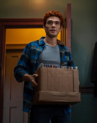 Cleaning Up - Riverdale Season 6 Episode 1