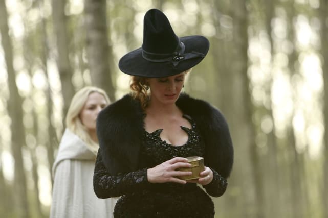 Zelena in Wicked Witch Mode - Once Upon a Time Season 5 Episode 8
