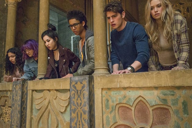 The Runaways - Marvel's Runaways Season 1 Episode 1