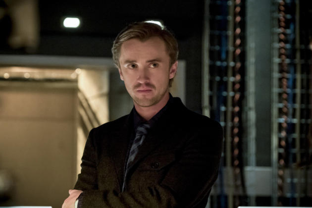 Unease - The Flash Season 3 Episode 23