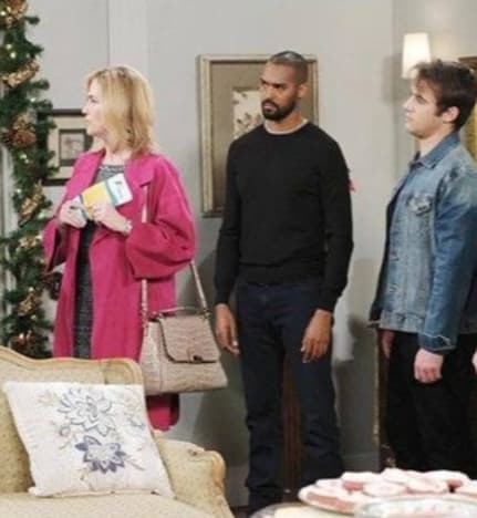 Eve Crashes Christmas - Days of Our Lives