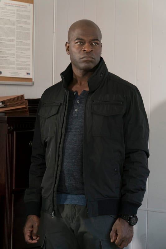 Dembe looks around - The Blacklist Season 4 Episode 17