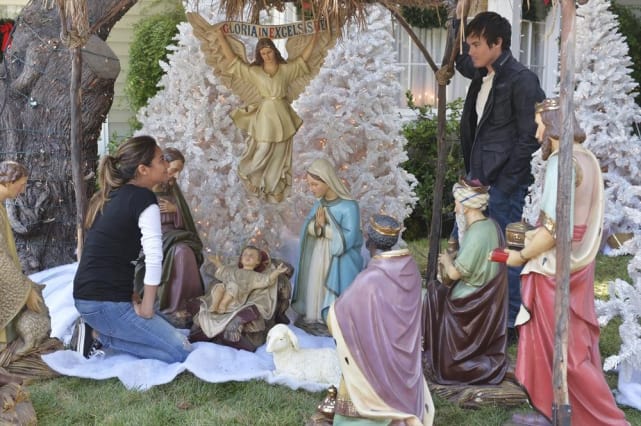 Away in a Manger - Pretty Little Liars Season 5 Episode 12