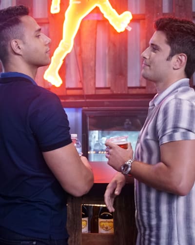 Watch 911 lone star clearance season 2 episode 1