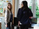 What's In The Damn Box? - Pretty Little Liars