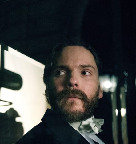 Carefully Scanning - The Alienist Season 1 Episode 2