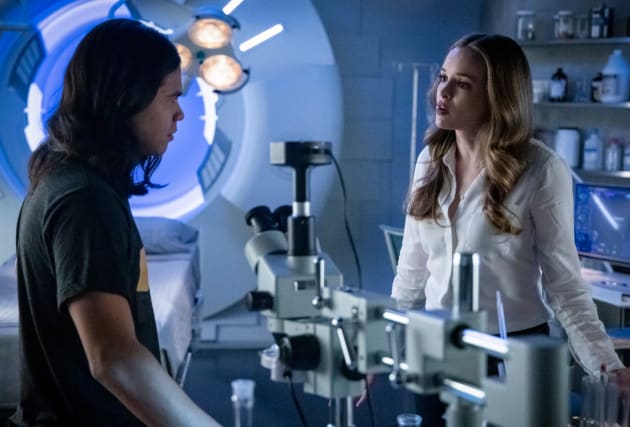 Caitlin and Cisco Do Science The Flash Season 5 Episode 10 TV