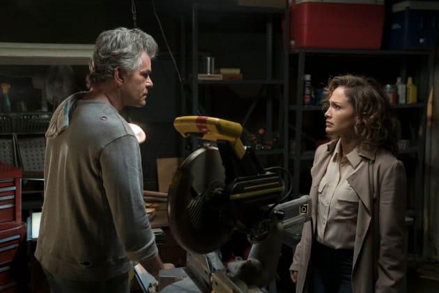 Woz and Harlee Face Off - Shades of Blue Season 2 Episode 1