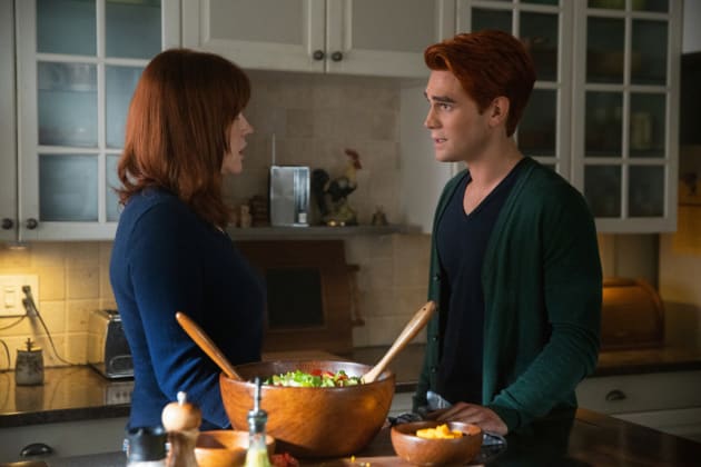 Man On The Loose - Riverdale Season 4 Episode 8