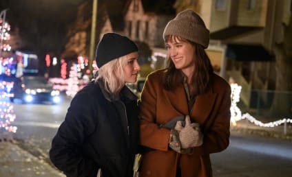 Happiest Season Review: Kristen Stewart & McKenzie Davis Holiday Comedy Charms