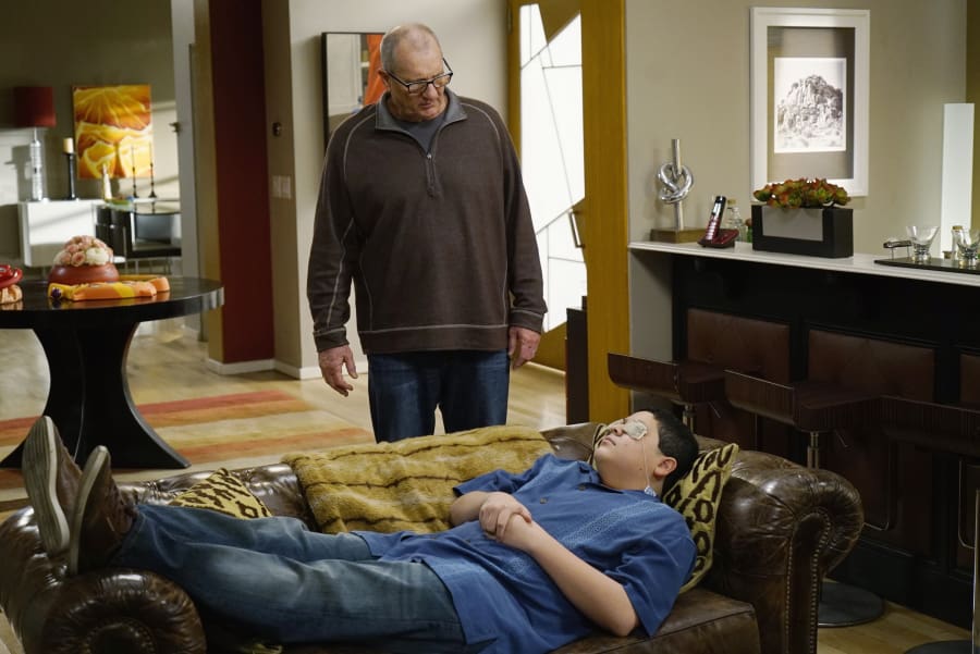 Modern Family Season 6 Episode 21 Review Integrity Tv Fanatic