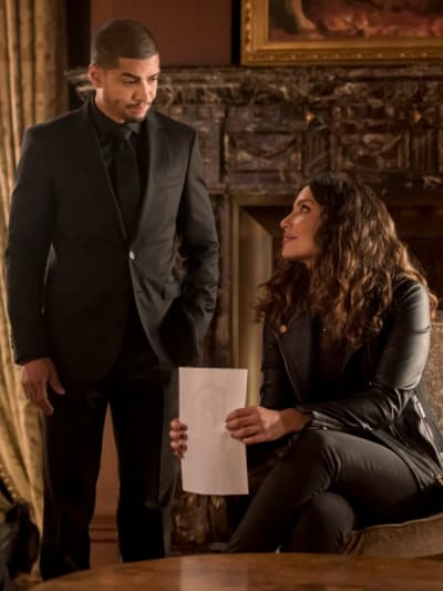 Dinah and Rene - Arrow Season 8 Episode 1