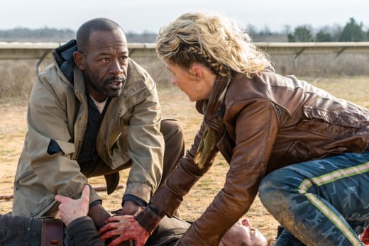 tunge Mob massefylde Fear the Walking Dead Season 4 Episode 7 Review: The Wrong Side of Where  You Are Now - TV Fanatic