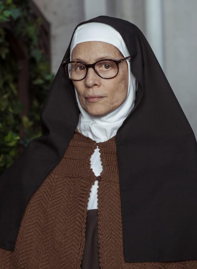 Sônia Braga as Older Lucia