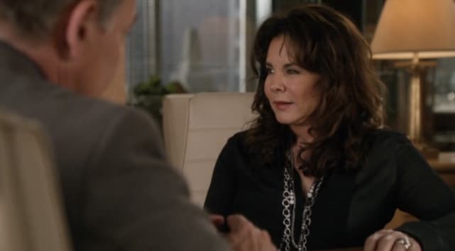 Veronica Loy (Stockard Channing)