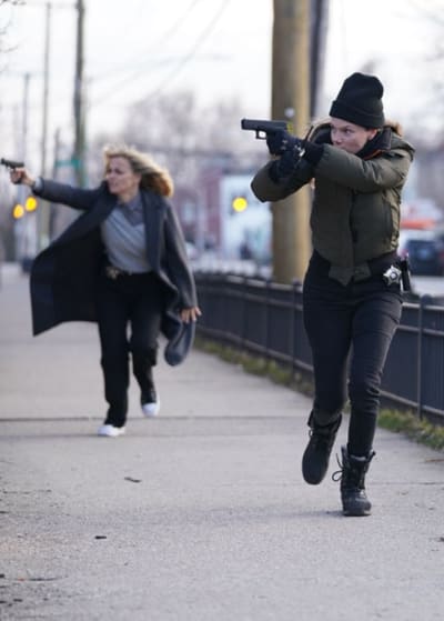 Hailey and Jo on the Move - Chicago PD Season 11 Episode 8