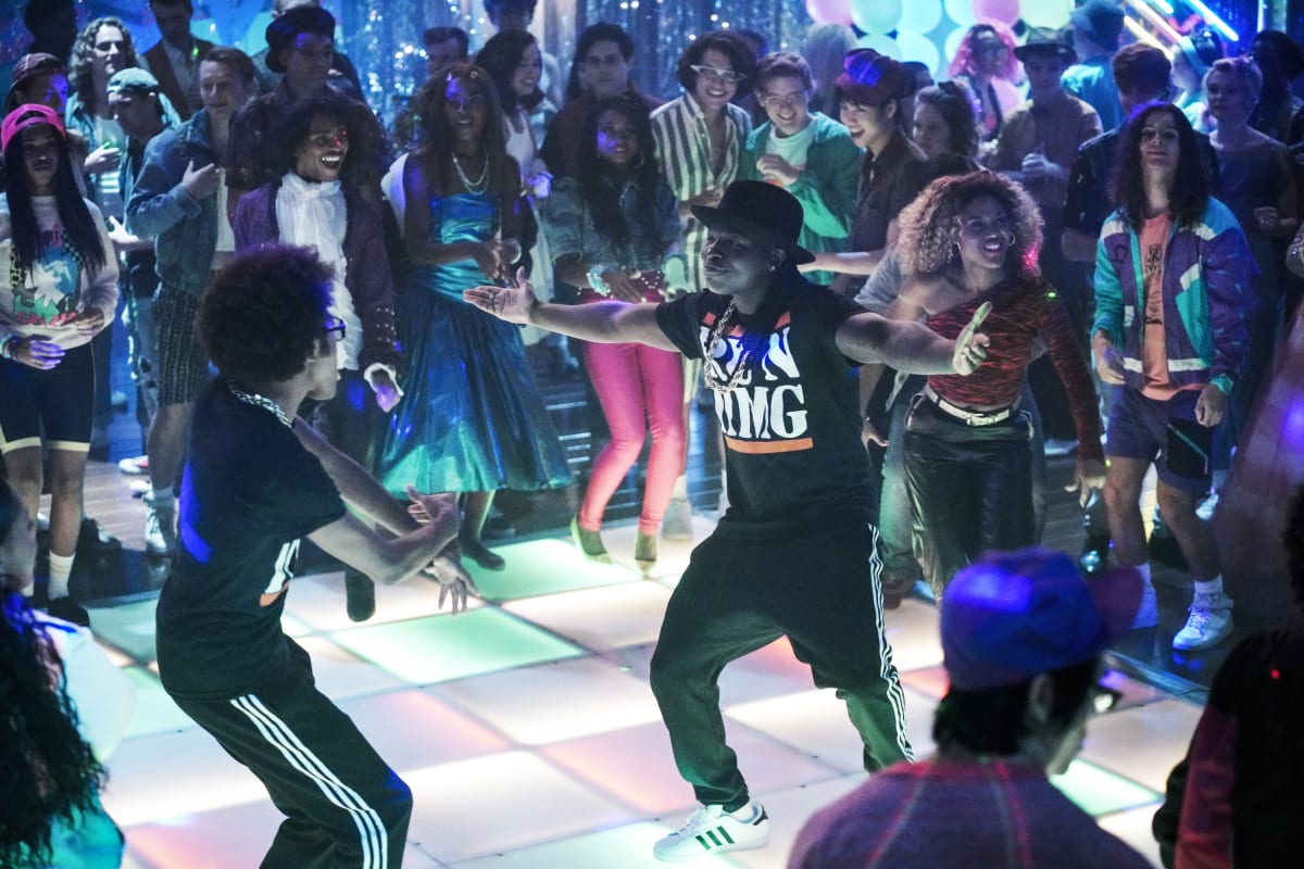 An '80s-Themed Dance - Legacies - TV Fanatic