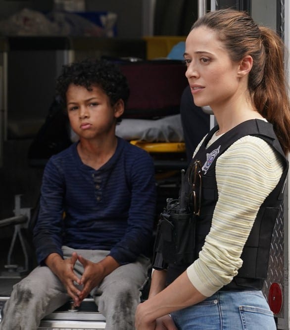 Kim Saves a Kid - tall - Chicago PD Season 9 Episode 4 - TV Fanatic