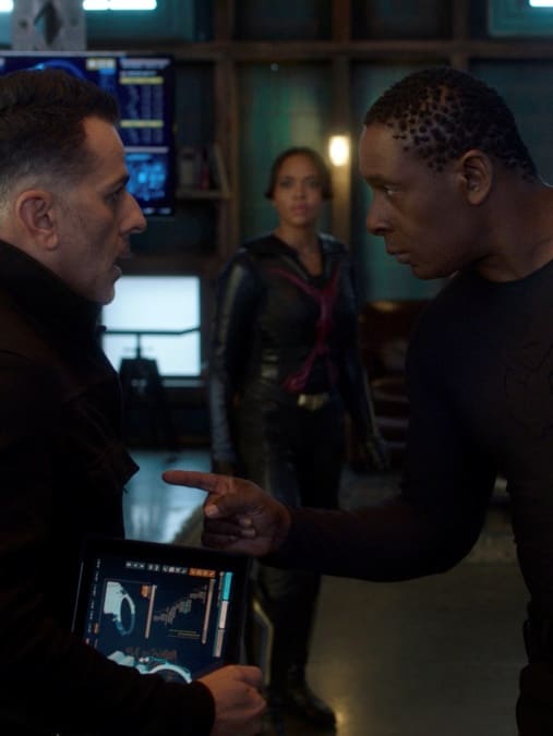 J'onn and Silas - Supergirl Season 6 Episode 2