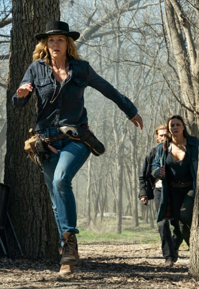 On the Run - Fear the Walking Dead Season 6 Episode 13