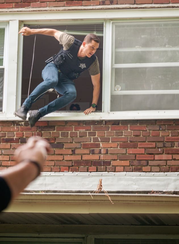 The Chase - Chicago PD Season 7 Episode 6