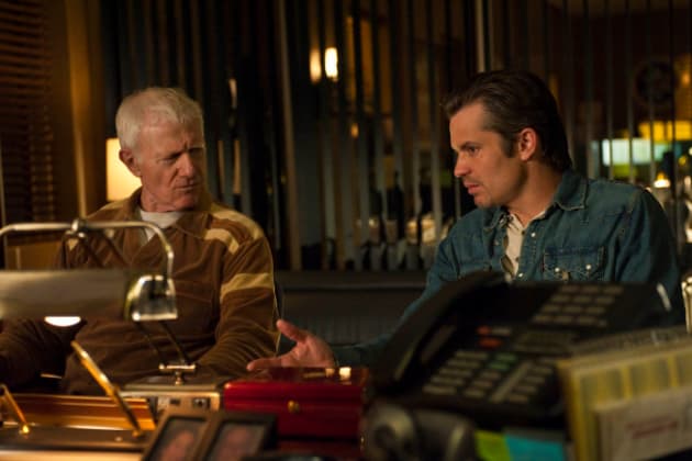 Raylan Questions Arlo