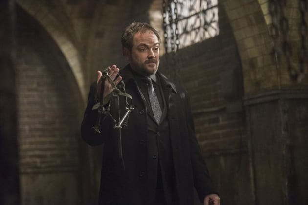 Crowley and a weapon of torture? - Supernatural Season 12 Episode 15
